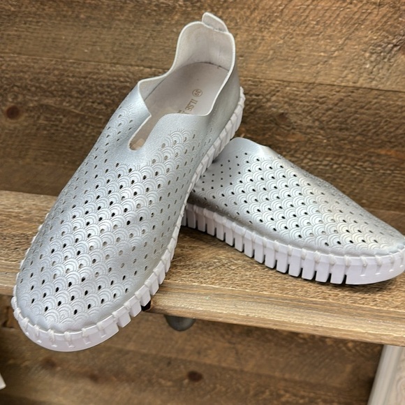 Ilse Jacobsen HORNBÆK Women's Tulip 3576 Flat | Slip-On | Low -Top Silver Size 9 - Picture 4 of 8